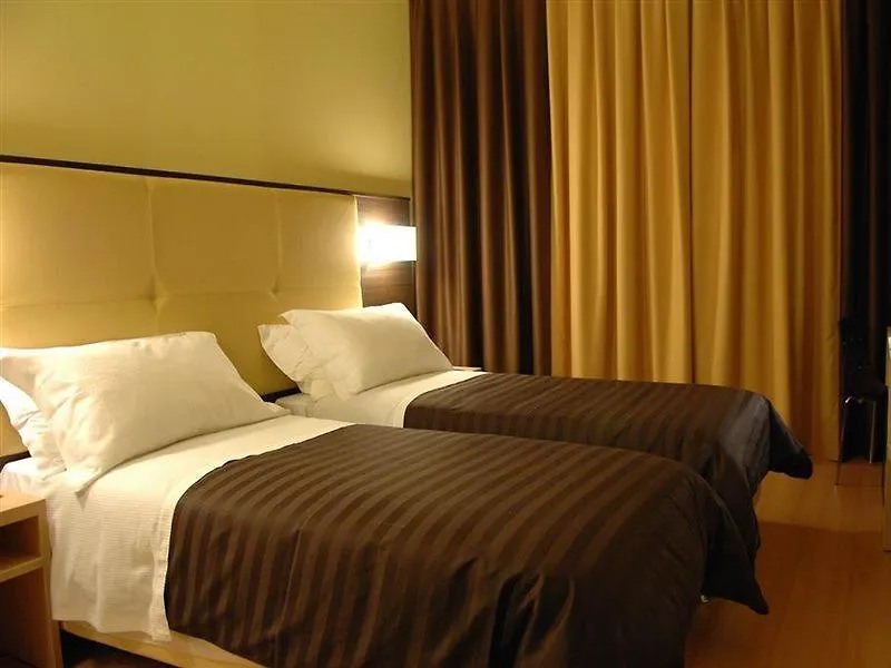 מסטרה Hotel Alveri