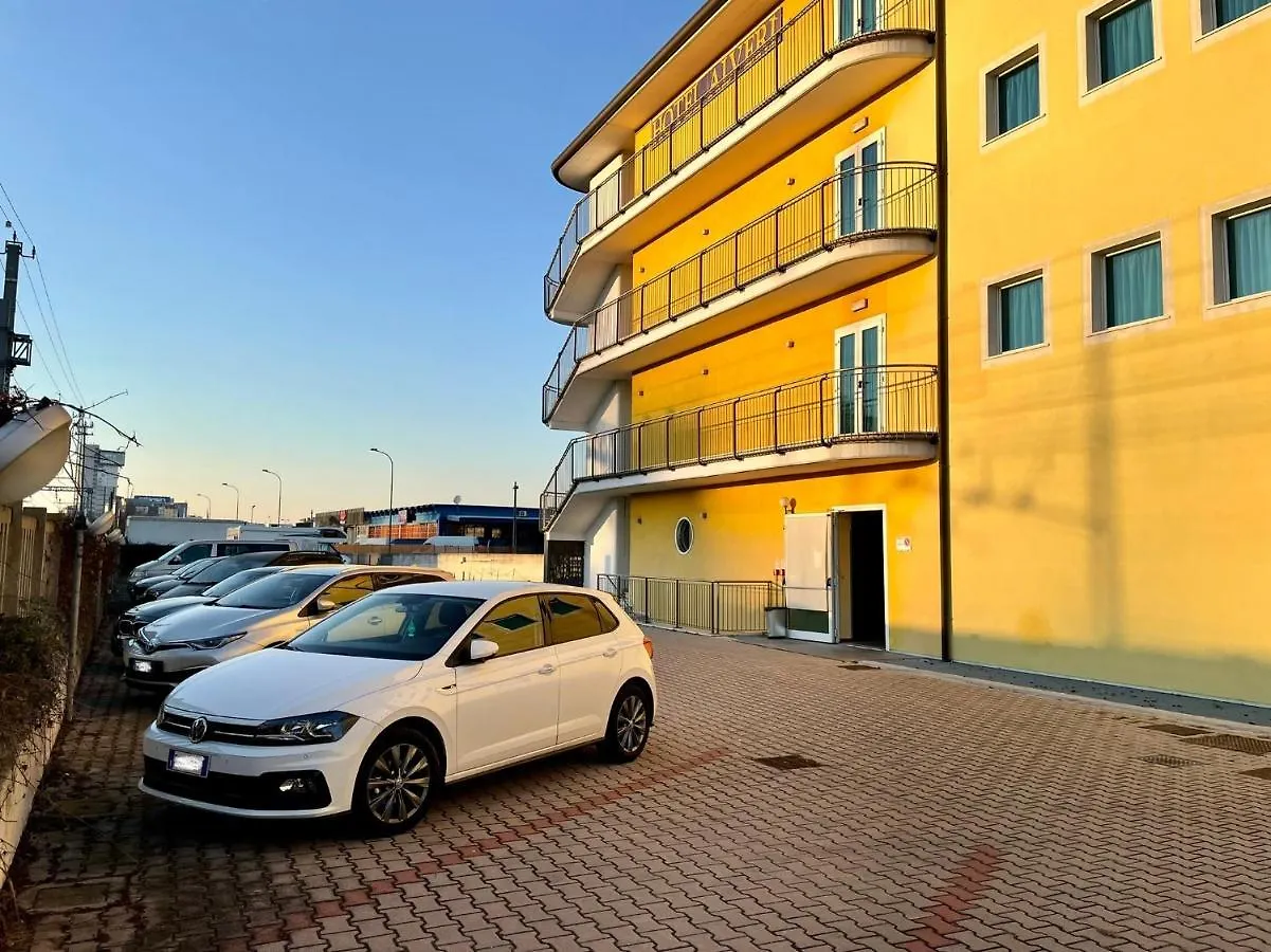 מסטרה Hotel Alveri